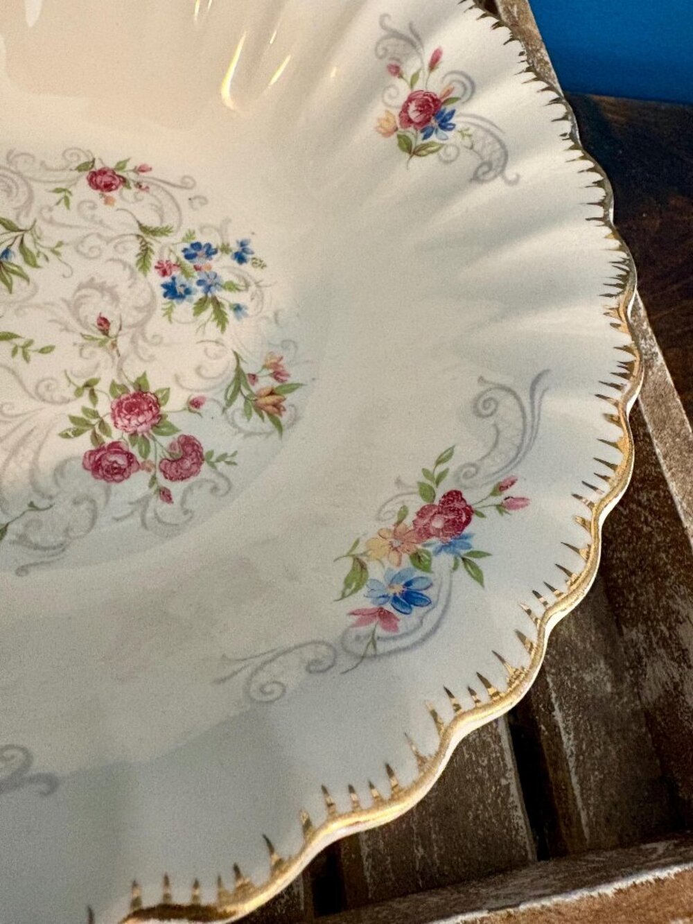 LIMOGES Jennie Lind SCALLOPED 22K Gold Floral Serving Bowl Vegetable Bowl